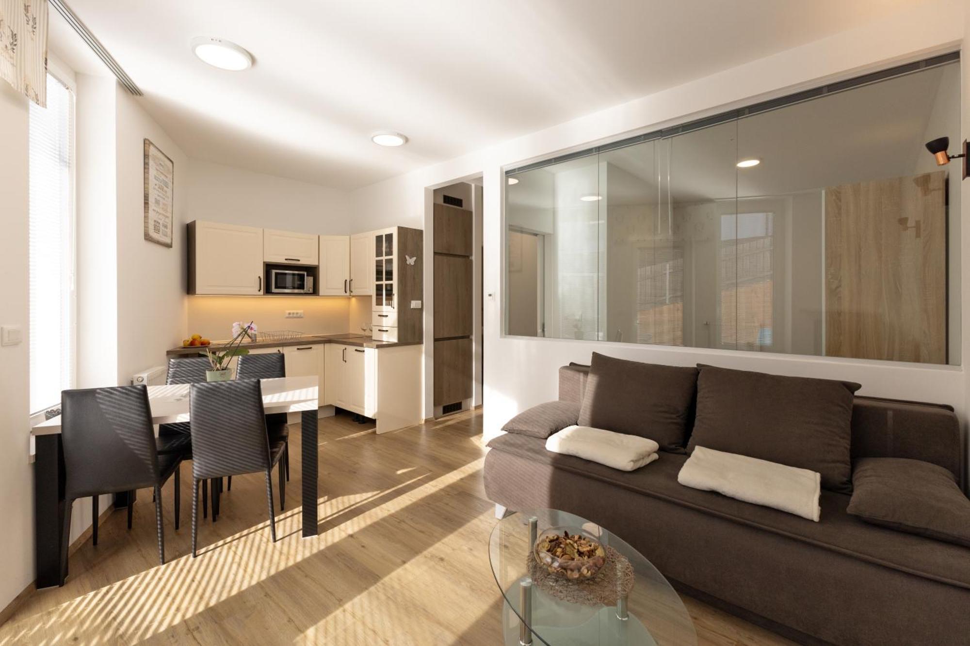 Apartmaji "La Vie Est Belle" ครานสกา โกรา ภายนอก รูปภาพ