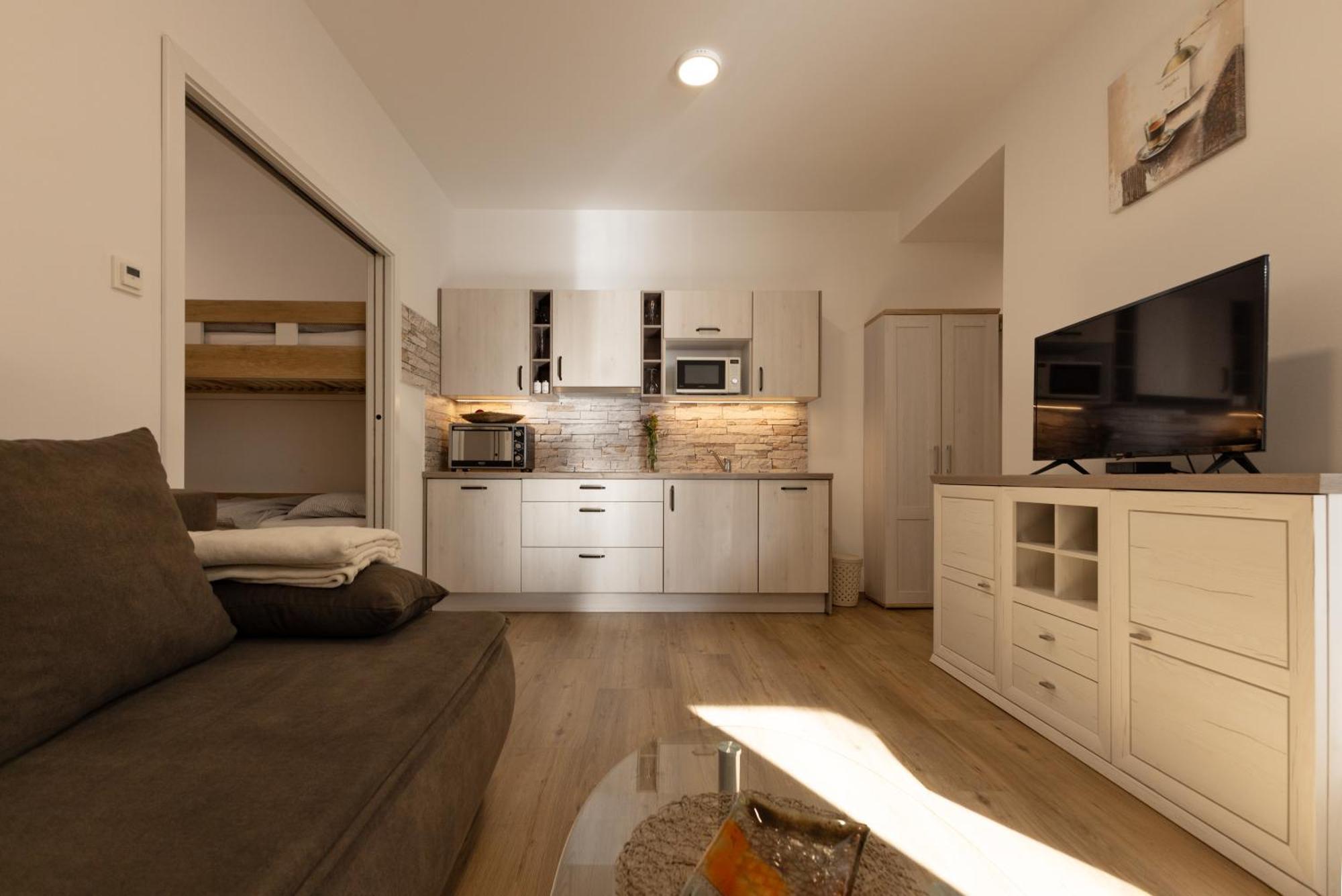 Apartmaji "La Vie Est Belle" ครานสกา โกรา ภายนอก รูปภาพ